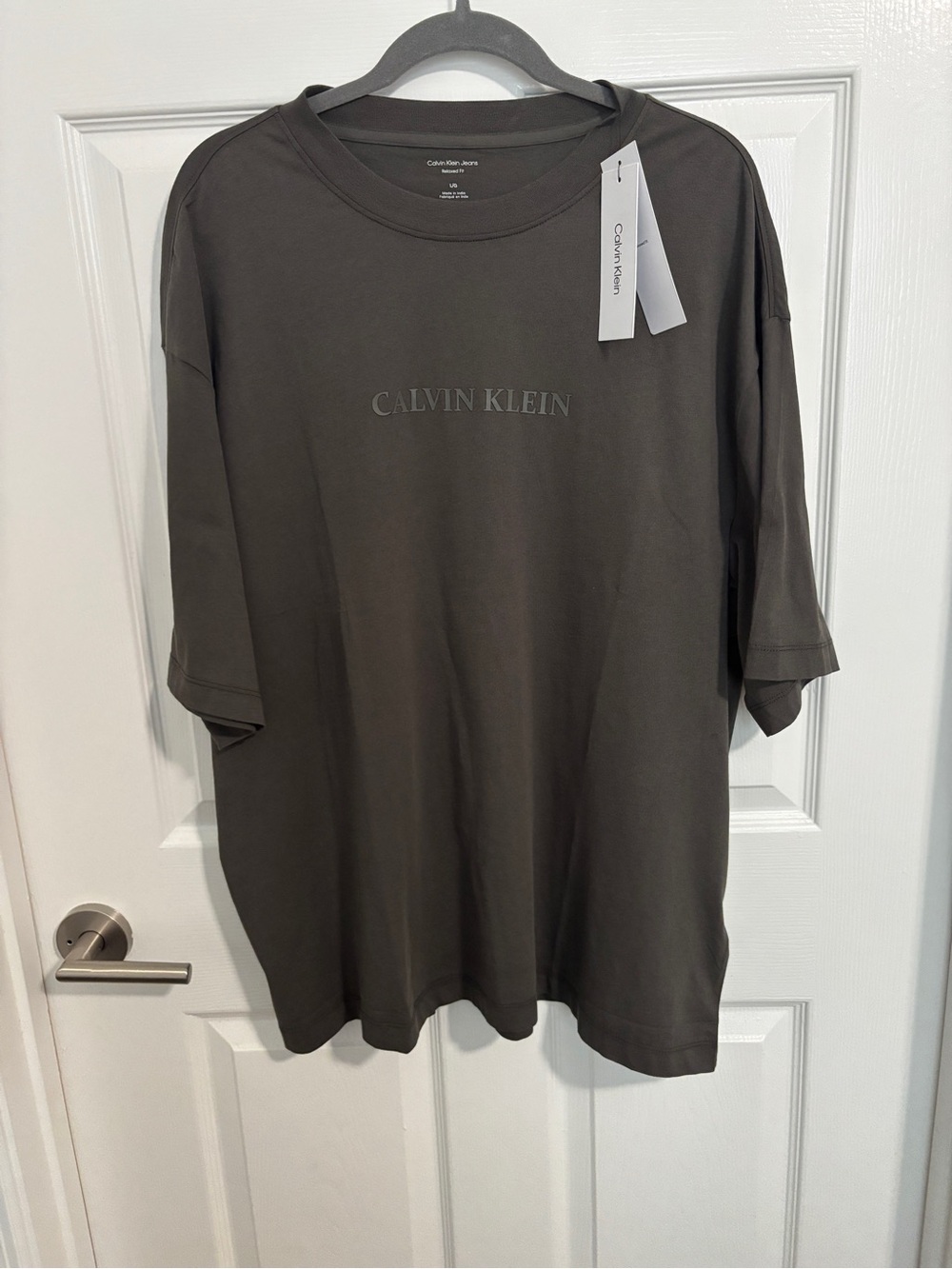 NWT Calvin Klein Jeans Men’s L Gray 100% Cotton Relaxed Oversized Logo T Shirt